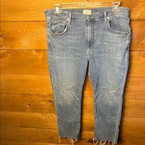 Citizens of Humanity Premium Vintage Women’s Casual Blue Jeans 34x28 fringed hem